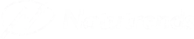 Logotipo de Naturtrend con una "N" estilizada en un diseño circular, con el nombre de la marca escrito al lado. La imagen es de color blanco sobre un fondo transparente.