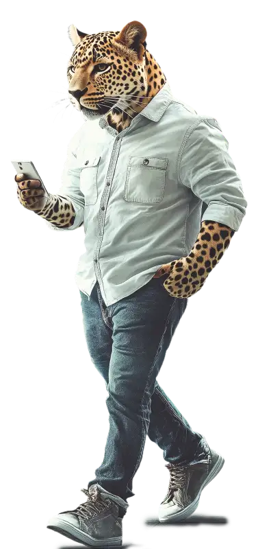 Un leopardo antropomorfo, vestido con una camisa de color claro, jeans y zapatillas deportivas, camina mientras mira un teléfono inteligente, tal vez revisando las últimas actualizaciones en estrategias web SEO.